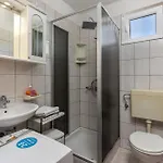 1 Bedroom Awesome In Rab Apartmán
