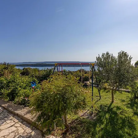 1 Bedroom Awesome In Rab