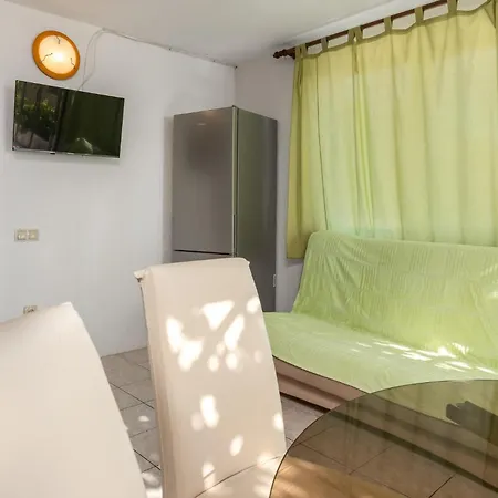 Apartment 1 Bedroom Awesome In Rab Rab Town