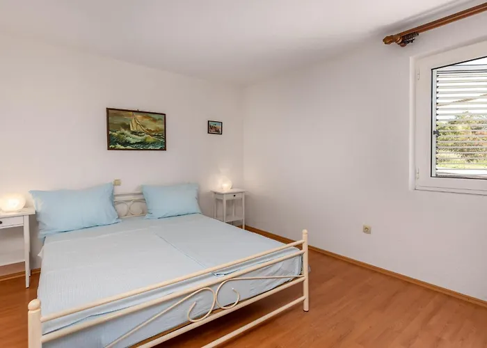 Daire 1 Bedroom Beautiful In Rab Rab Town