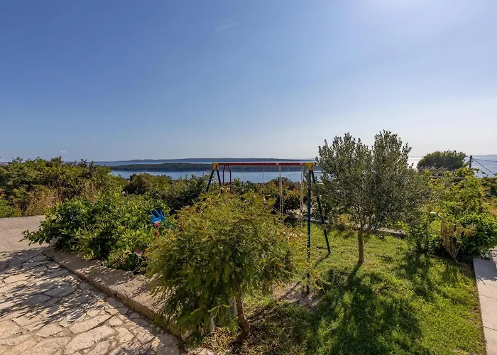 1 Bedroom Beautiful In Rab